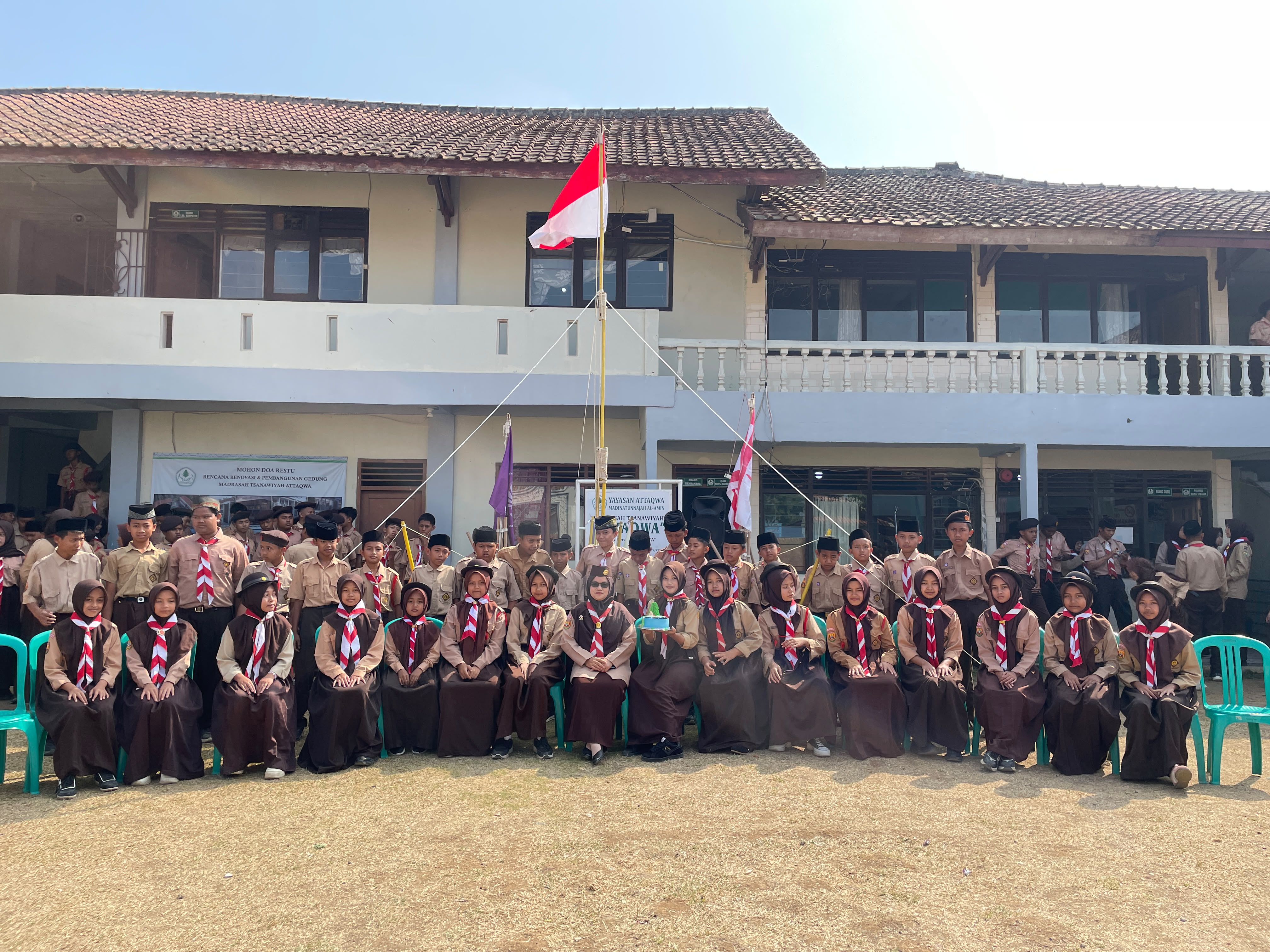 Foto Bersama HUT Pramuka Ke 65